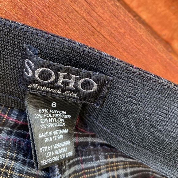 Soho Apparel Plaid Pants Size S - Picture 8 of 8